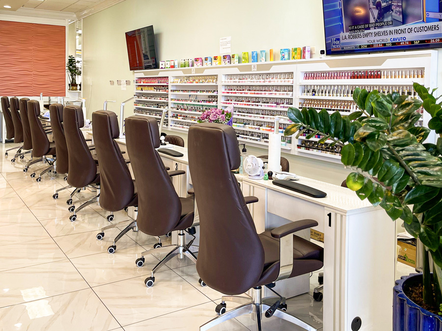 Bijou Nail Spa And Hair