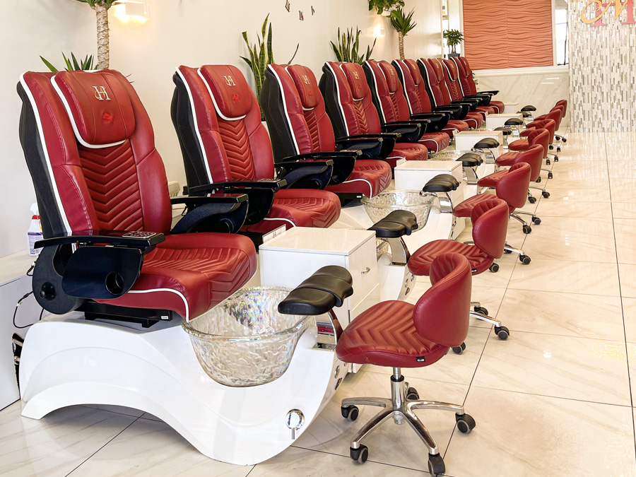Bijou Nail Spa And Hair